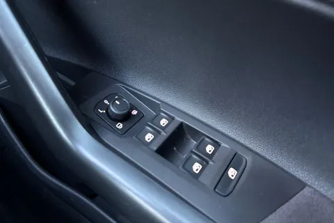 DG73JYV Volkswagen Polo 1.0 TSI Life 5dr | Parking Sensors | ACC Thumbnail #24