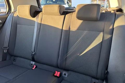 GF67JRX Volkswagen Golf 1.6 TDI S 5dr Thumbnail #19