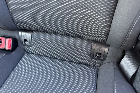 GF67JRX Volkswagen Golf 1.6 TDI S 5dr Thumbnail #32