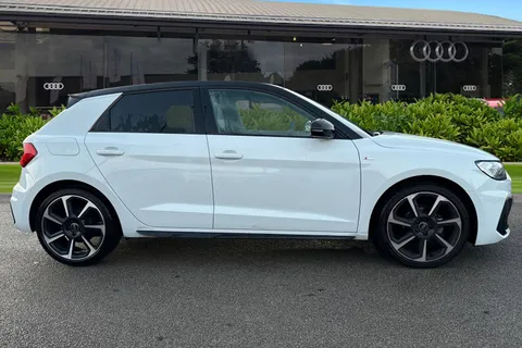 PN25JCZ Audi A1 Black Edition 25 TFSI 95 PS S tronic Thumbnail #3