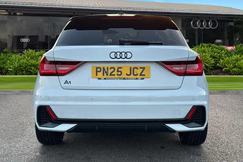 PN25JCZ Audi A1 Black Edition 25 TFSI 95 PS S tronic Thumbnail #4