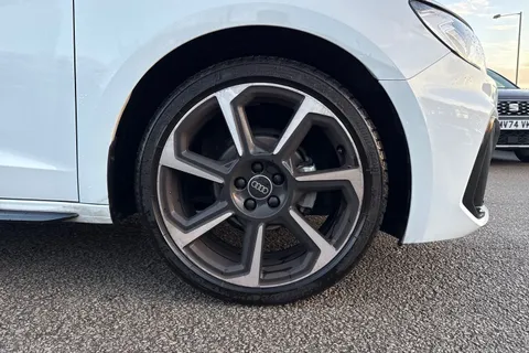 PN25JCZ Audi A1 Black Edition 25 TFSI 95 PS S tronic Thumbnail #6