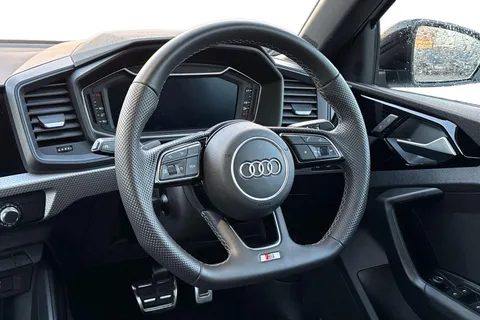 PN25JCZ Audi A1 Black Edition 25 TFSI 95 PS S tronic Thumbnail #12