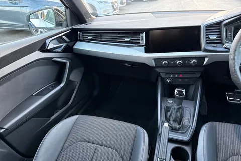 PN25JCZ Audi A1 Black Edition 25 TFSI 95 PS S tronic Thumbnail #14