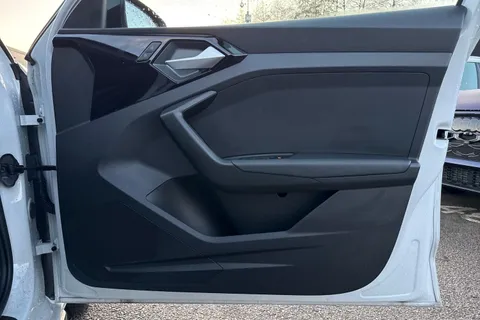 PN25JCZ Audi A1 Black Edition 25 TFSI 95 PS S tronic Thumbnail #17