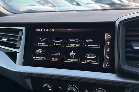 PN25JCZ Audi A1 Black Edition 25 TFSI 95 PS S tronic Thumbnail #39