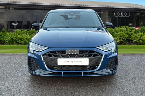 KP74CZZ Audi A3 Black Edition 40 TFSI e 204 PS S tronic Thumbnail #6