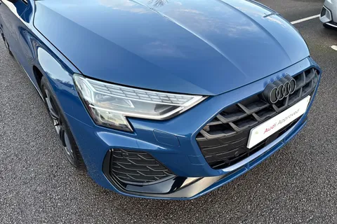 KP74CZZ Audi A3 Black Edition 40 TFSI e 204 PS S tronic Thumbnail #9