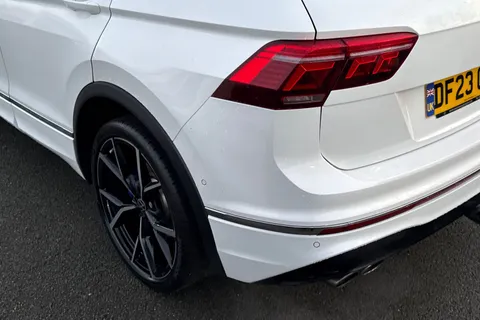 DF23CUH Volkswagen Tiguan 2.0 TSI 320 4Motion R 5dr DSG | Tow Bar | Pan Roof | IQ Lights Thumbnail #7