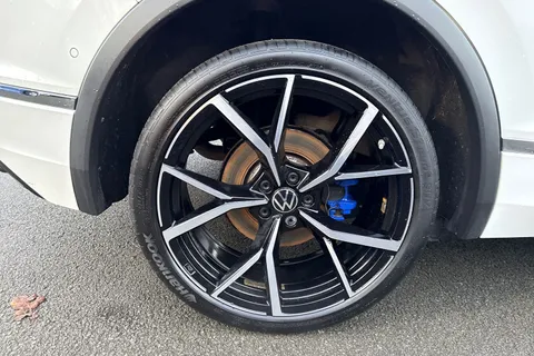 DF23CUH Volkswagen Tiguan 2.0 TSI 320 4Motion R 5dr DSG | Tow Bar | Pan Roof | IQ Lights Thumbnail #10