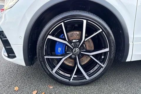 DF23CUH Volkswagen Tiguan 2.0 TSI 320 4Motion R 5dr DSG | Tow Bar | Pan Roof | IQ Lights Thumbnail #12