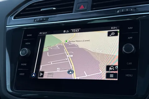 DF23CUH Volkswagen Tiguan 2.0 TSI 320 4Motion R 5dr DSG | Tow Bar | Pan Roof | IQ Lights Thumbnail #16