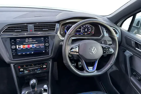 DF23CUH Volkswagen Tiguan 2.0 TSI 320 4Motion R 5dr DSG | Tow Bar | Pan Roof | IQ Lights Thumbnail #17