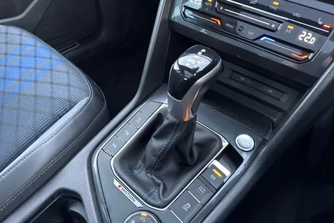 DF23CUH Volkswagen Tiguan 2.0 TSI 320 4Motion R 5dr DSG | Tow Bar | Pan Roof | IQ Lights Thumbnail #22