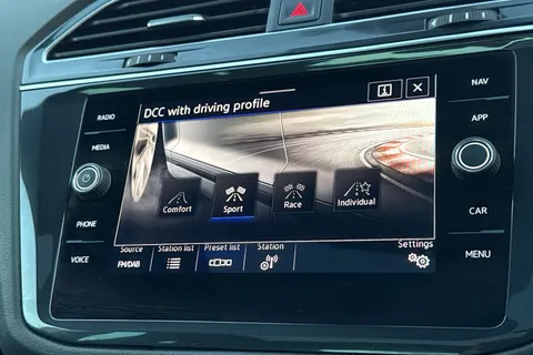 DF23CUH Volkswagen Tiguan 2.0 TSI 320 4Motion R 5dr DSG | Tow Bar | Pan Roof | IQ Lights Thumbnail #33