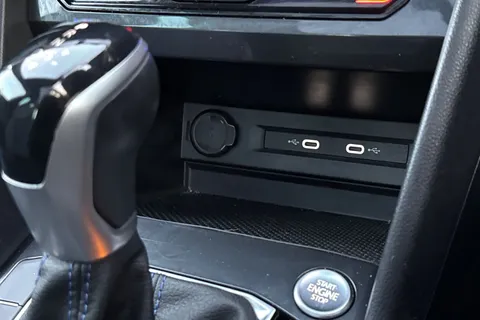 DF23CUH Volkswagen Tiguan 2.0 TSI 320 4Motion R 5dr DSG | Tow Bar | Pan Roof | IQ Lights Thumbnail #36