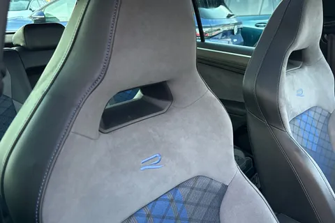 DF23CUH Volkswagen Tiguan 2.0 TSI 320 4Motion R 5dr DSG | Tow Bar | Pan Roof | IQ Lights Thumbnail #37