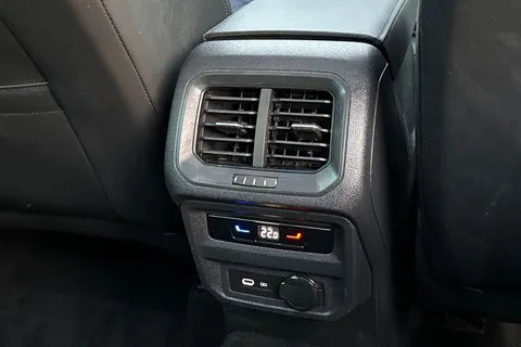 DF23CUH Volkswagen Tiguan 2.0 TSI 320 4Motion R 5dr DSG | Tow Bar | Pan Roof | IQ Lights Thumbnail #39