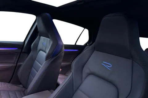 MC75VZY Volkswagen Golf 2.0 TSI 333 R Black Edition 4Motion 5dr DSG **AKRAPOVIC, DCC, LEATHER, PAN Thumbnail #15