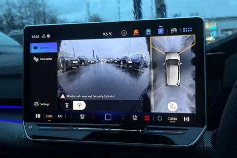 MC75VZY Volkswagen Golf 2.0 TSI 333 R Black Edition 4Motion 5dr DSG **AKRAPOVIC, DCC, LEATHER, PAN Thumbnail #36