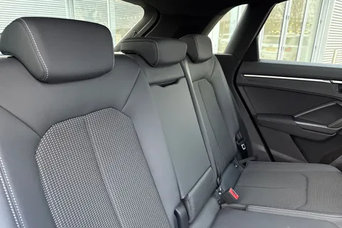 SO70RMV Audi Q3 S line 35 TFSI 150 PS S tronic Thumbnail #19