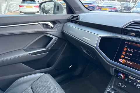 SO70RMV Audi Q3 S line 35 TFSI 150 PS S tronic Thumbnail #20