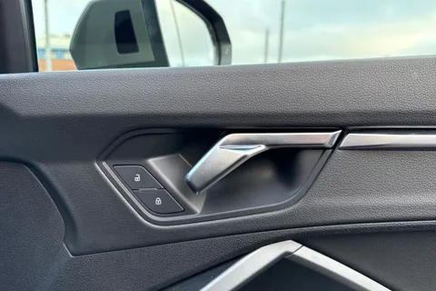 SO70RMV Audi Q3 S line 35 TFSI 150 PS S tronic Thumbnail #21