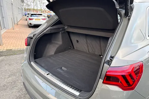 SO70RMV Audi Q3 S line 35 TFSI 150 PS S tronic Thumbnail #35