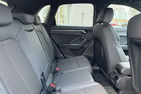 SO70RMV Audi Q3 S line 35 TFSI 150 PS S tronic Thumbnail #37