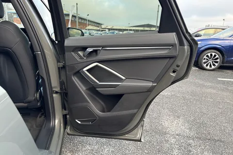 SO70RMV Audi Q3 S line 35 TFSI 150 PS S tronic Thumbnail #42