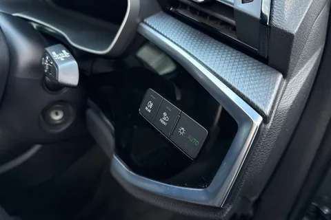 SO70RMV Audi Q3 S line 35 TFSI 150 PS S tronic Thumbnail #46