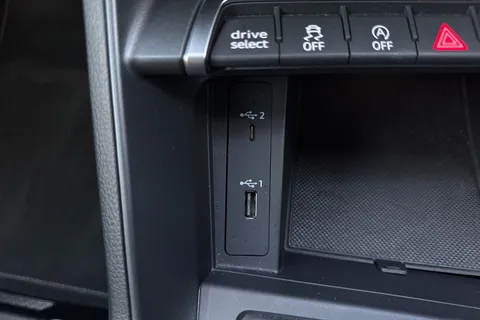 SO70RMV Audi Q3 S line 35 TFSI 150 PS S tronic Thumbnail #60