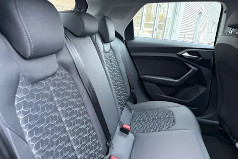 KR75FHG Audi A1 Sport 30 TFSI 116 PS S tronic Thumbnail #20