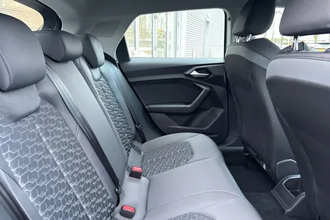 KR75FHG Audi A1 Sport 30 TFSI 116 PS S tronic Thumbnail #38