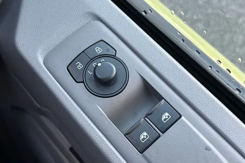 DC75FXF Volkswagen Transporter T28 Panel Van Commerce Plus SWB 110 PS 2.0 TDI 6sp Manual - New Shape Thumbnail #36