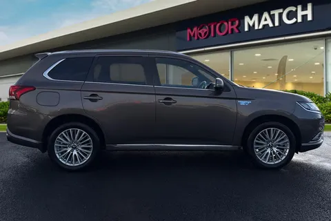 RV69WZO Mitsubishi Outlander 2.4h TwinMotor 13.8kWh 4h CVT 4WD Euro 6 (s/s) 5dr Thumbnail #4