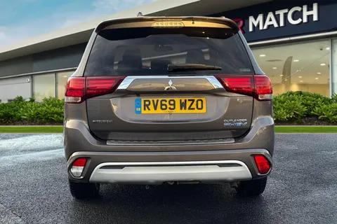 RV69WZO Mitsubishi Outlander 2.4h TwinMotor 13.8kWh 4h CVT 4WD Euro 6 (s/s) 5dr Thumbnail #5