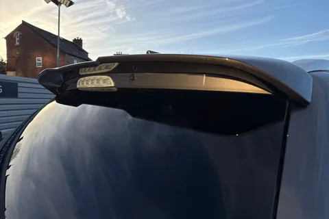 RV69WZO Mitsubishi Outlander 2.4h TwinMotor 13.8kWh 4h CVT 4WD Euro 6 (s/s) 5dr Thumbnail #28