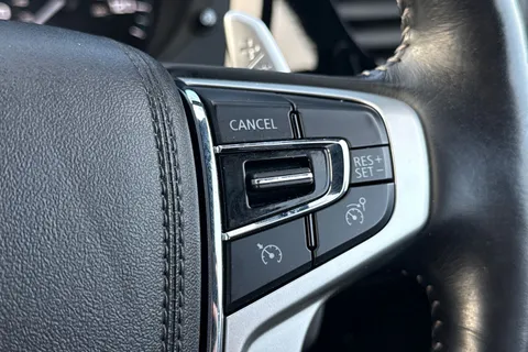 RV69WZO Mitsubishi Outlander 2.4h TwinMotor 13.8kWh 4h CVT 4WD Euro 6 (s/s) 5dr Thumbnail #41