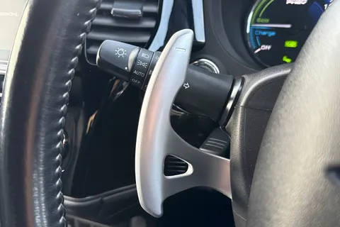 RV69WZO Mitsubishi Outlander 2.4h TwinMotor 13.8kWh 4h CVT 4WD Euro 6 (s/s) 5dr Thumbnail #44