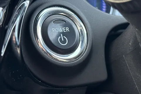 RV69WZO Mitsubishi Outlander 2.4h TwinMotor 13.8kWh 4h CVT 4WD Euro 6 (s/s) 5dr Thumbnail #45