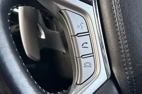 RV69WZO Mitsubishi Outlander 2.4h TwinMotor 13.8kWh 4h CVT 4WD Euro 6 (s/s) 5dr Thumbnail #49