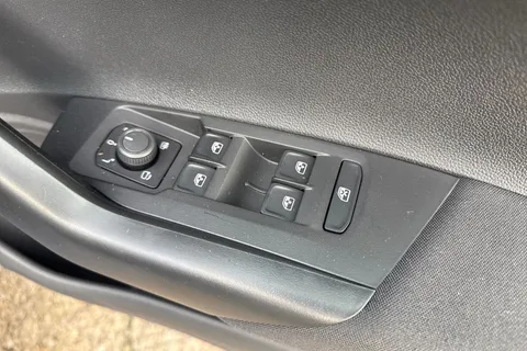  Volkswagen Polo 1.0 TSI Match Euro 6 (s/s) 5dr Thumbnail #21