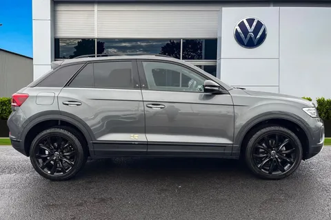 MK73NXZ Volkswagen T-Roc 1.5 TSI Style 5dr DSG **BLACK DESIGN PACK** Thumbnail #4