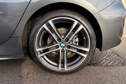 DY70EOB BMW 1 Series 1.5 118i M Sport DCT Euro 6 (s/s) 5dr Thumbnail #14