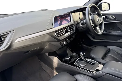 DY70EOB BMW 1 Series 1.5 118i M Sport DCT Euro 6 (s/s) 5dr Thumbnail #16