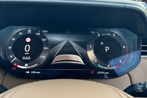 KW74LRA Land Rover Range Rover 3.0 D350 Autobiography 5dr Thumbnail #17