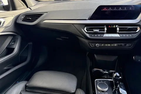 DY70EOB BMW 1 Series 1.5 118i M Sport DCT Euro 6 (s/s) 5dr Thumbnail #21