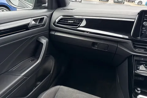 MK73NXZ Volkswagen T-Roc 1.5 TSI Style 5dr DSG **BLACK DESIGN PACK** Thumbnail #21