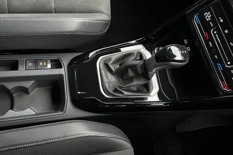 MK73NXZ Volkswagen T-Roc 1.5 TSI Style 5dr DSG **BLACK DESIGN PACK** Thumbnail #24